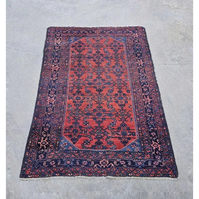 In this listing you will find an antique Baluch Rug with beautiful floral patterns and vibrant colours. It was hand-...