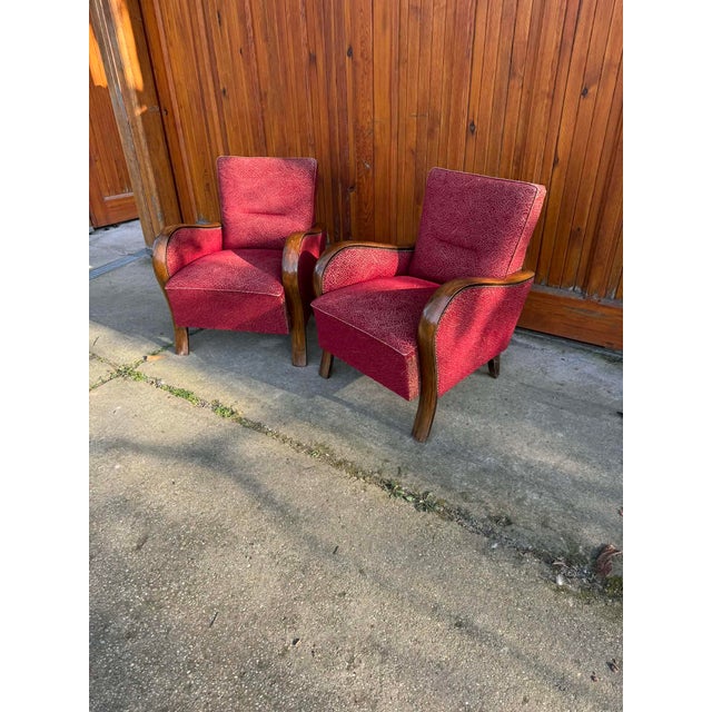 This elegant Hungarian Art Deco armchair from the 1930s is a true collector’s piece, featuring its original upholstery....