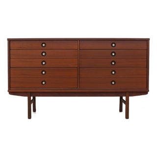 Mid-Century Modern 6-Drawer Walnut Dresser by United Furniture | Refinished Credenza, Circa 1960s For Sale