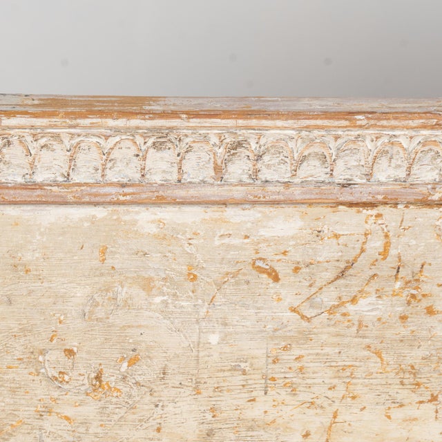 19th Century Swedish Gustavian Original Gray Painted Pine Bench For Sale - Image 13 of 17