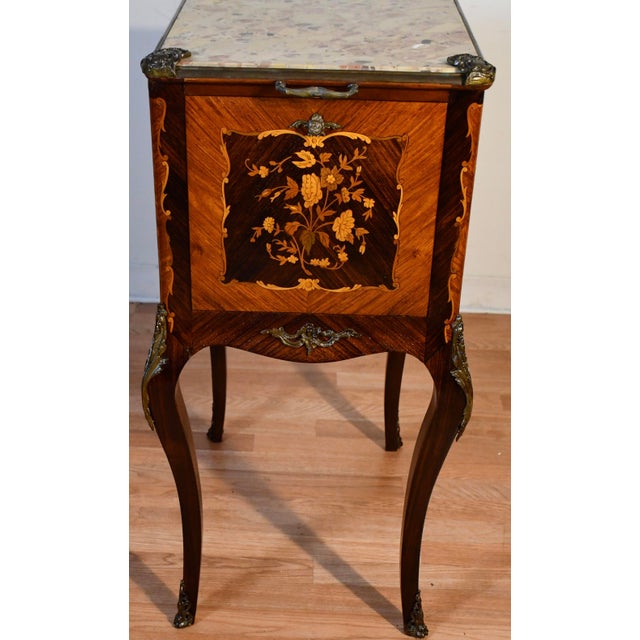 1890s Antique French Louis XV Walnut Inlaid & Marble Top Liquor Cabinet / Bar For Sale - Image 14 of 18