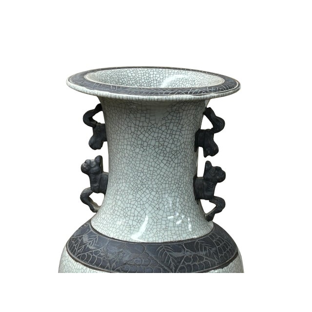Orient Crackle Gray Warrior Graphic Artistic Pottery Ceramic Vase For Sale - Image 12 of 17