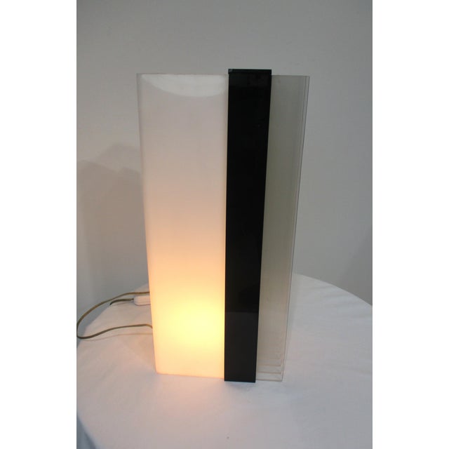Mid 20th Century Lucite Fin Bladed Table Lamp in the Style of Joe Columbo For Sale - Image 10 of 13