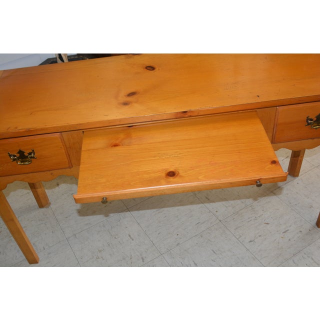 Vintage Thomasville Farmhouse Pine Console / Entry / Sofa Table W/ Pull Out Board! For Sale - Image 9 of 17