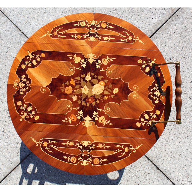 Italian Tea Cart - Mid-Century Sorrento-Style Marquetry Inlaid Wood & Brass Rolling Bar Cart - Made in Italy For Sale In Naples, FL - Image 6 of 18