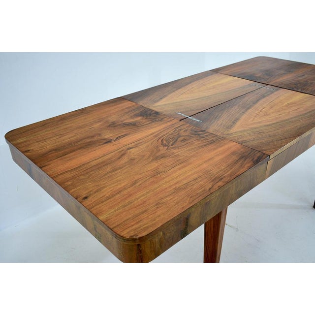 Czechoslovakian Extendable Dining Table in Walnut by Jindrich Halabala, 1940s For Sale - Image 4 of 18