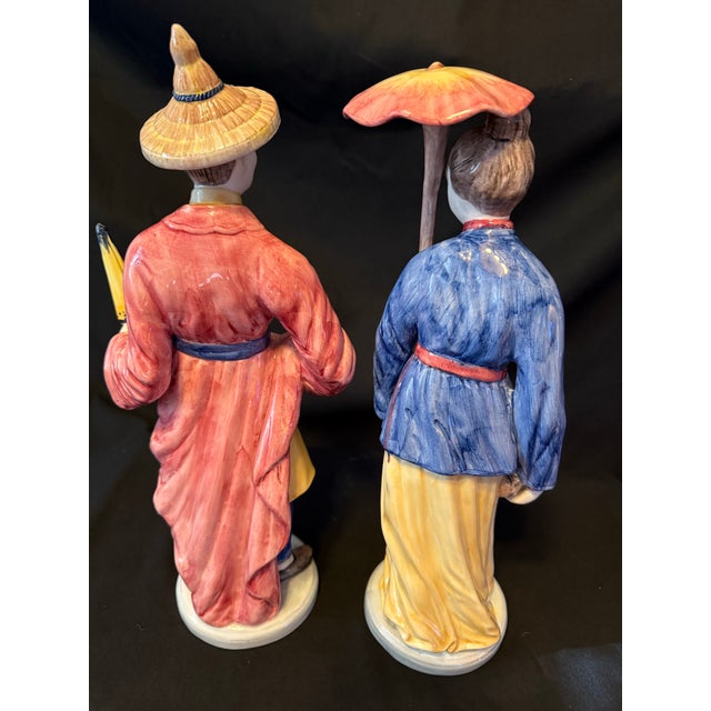 VIETRI Pair of Vintage Vietri Italian Porcelain Chinoiserie Figurines – Asian Couple With Parasols For Sale - Image 4 of 8