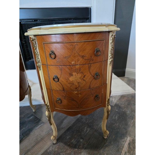 Antique Pair of Louis XV Marble-Top French Commodes / Nightstands For Sale - Image 4 of 13