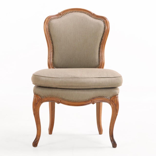 1930s Graceful Pair of Louis XV Style Side Chairs, C. 1930. For Sale - Image 5 of 6