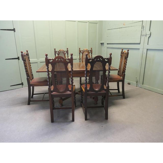 Oak Barley Twist Draw Leaf Table and set of 6 Chairs This classic type of table has been very popular for many years, it...