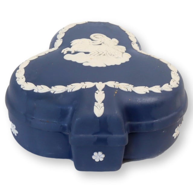 English Wedgwood Jasperware Box For Sale - Image 3 of 7