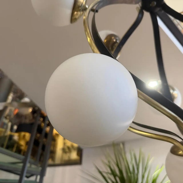 1950s Mid--Century Modern Brass and White Glass 12 Lights Chandelier by Stilnovo For Sale - Image 14 of 14