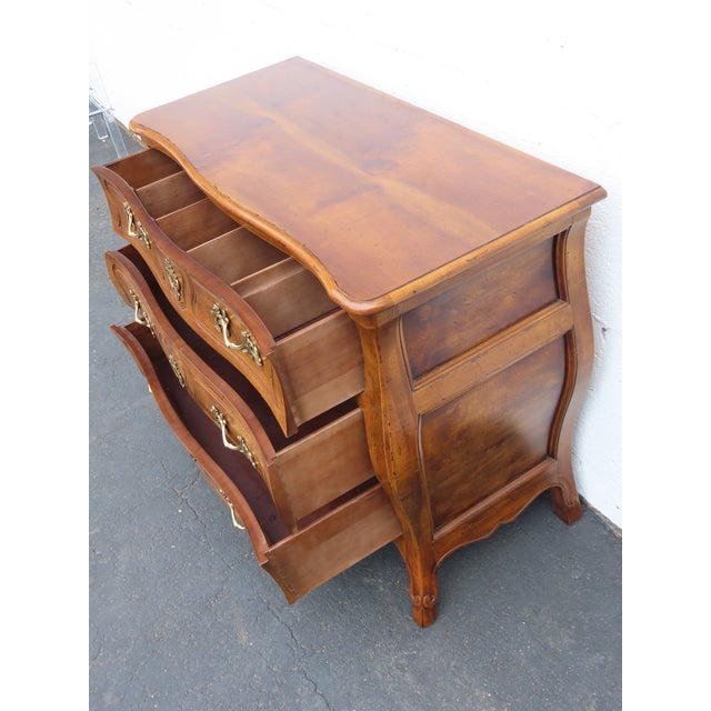 Henredon Villandry Collection French Bombay Serpentine Chest Dresser 6591 For Sale In Miami - Image 6 of 16