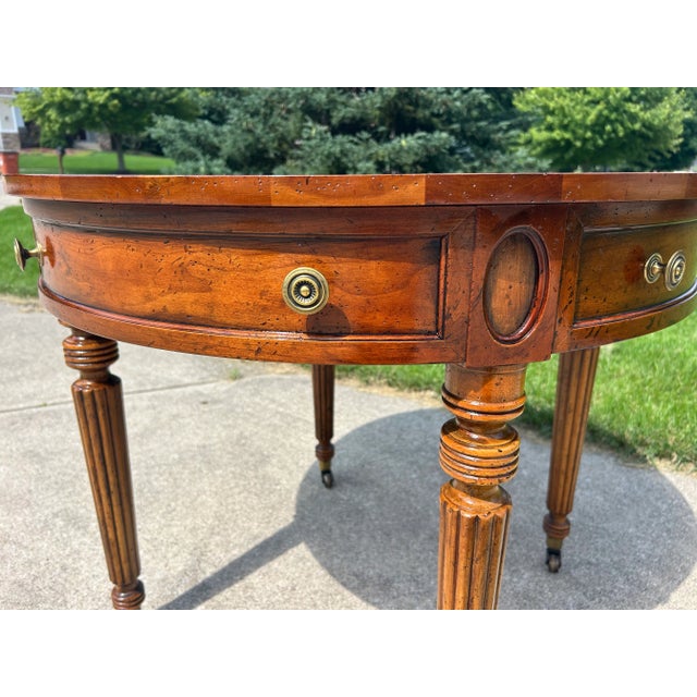 Henredon Vintage Henredon Federal-Style Round Center Table | Traditional Neoclassical Occasional Table With Drawer & Brass Casters For Sale - Image 4 of 11