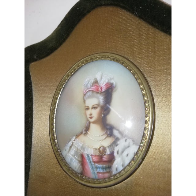 Gold Frames with Curved Glass in Velvet and Tassel, 1950s, Set of 2 For Sale - Image 8 of 10