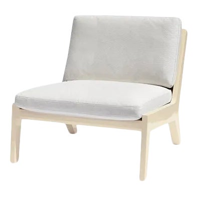 Portofino Outdoor Lounge Chair by the Drawing Room Atl - Handcrafted Mahogany in Premium Yacht Finish: Classic Beige - Modern Outdoor Furniture For Sale