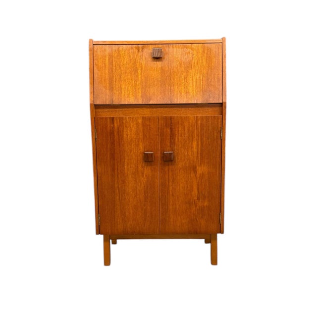 Wood 1950s Vintage Mid Century Modern Teak Wood Petite Flip Top Cocktail Table Bar Cabinet Uk Import For Sale - Image 7 of 11