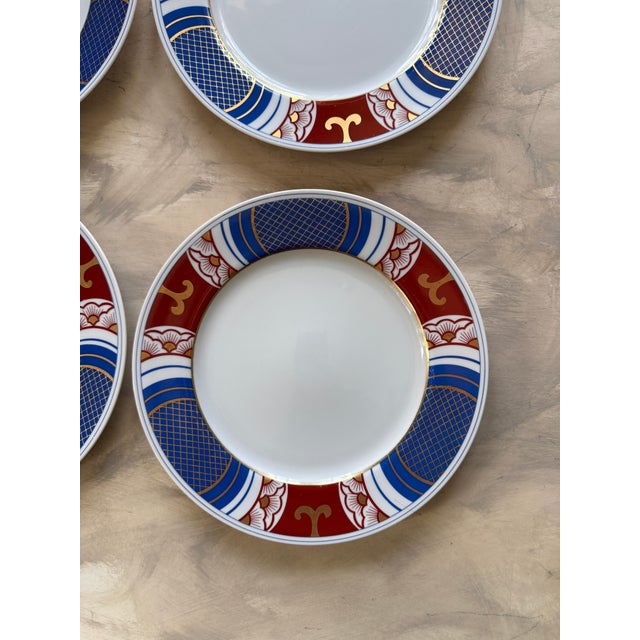 1970s Vintage Fitz and Floyd 1975 Mishiki Plates 10 3/8 Inch Blue Oxblood Red Gold Vintage Japan - Set of 4 For Sale - Image 5 of 12