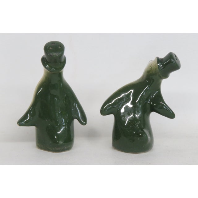 Ceramic Vintage Ceramic Penguins in Tuxedos and Top Hats Salt and Pepper Shakers Pair 4494b For Sale - Image 7 of 17