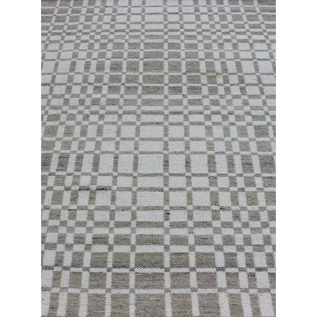Textile Modern Kilim Rug With Geometric Checkered Pattern in Gray and Ivory Tones For Sale - Image 7 of 13