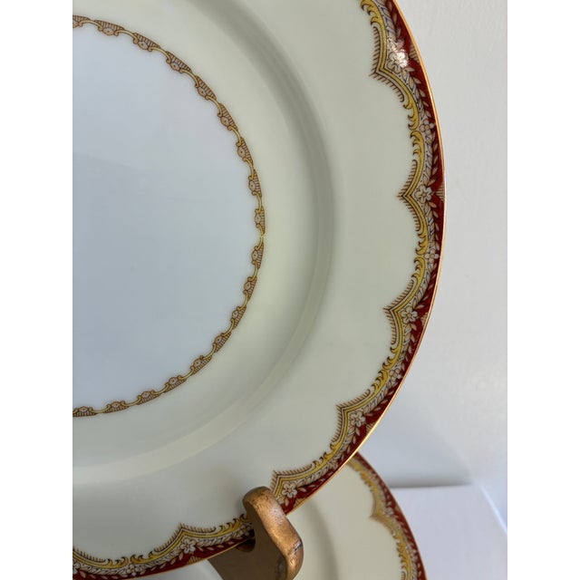 Mid-Century Modern Vintage Mid-Century Modern Meito Celestine Red and Gold Dinner Plates – Set of 12 For Sale - Image 3 of 11