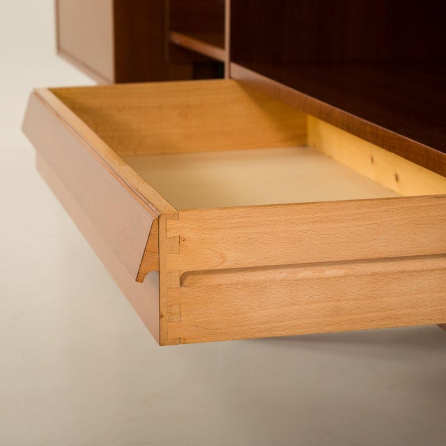 Italian Four Bay Free Standing Wall Unit in the style of Gio Ponti, 1970s For Sale - Image 17 of 18