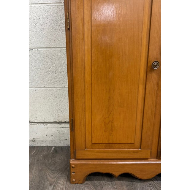 Traditional Vintage Colonial Revival Oak Dry Sink Washstand Cabinet For Sale - Image 3 of 13