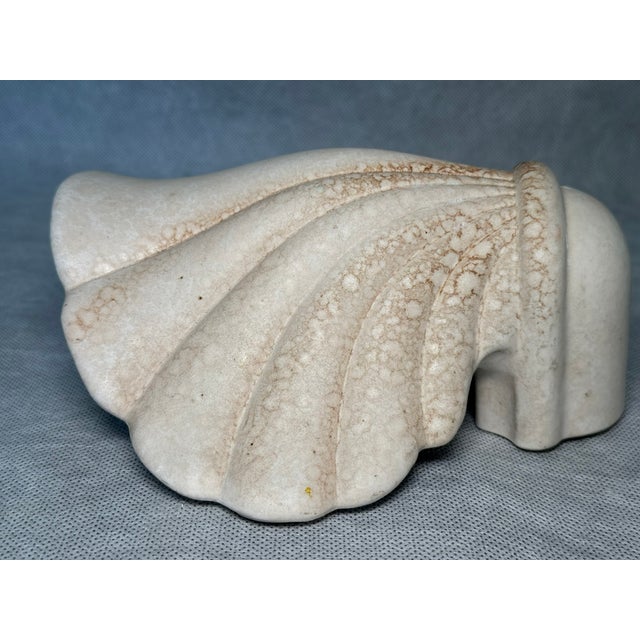 Hollywood Regency Shell-Shaped Ceramic Wall Light, 1970s For Sale - Image 3 of 9
