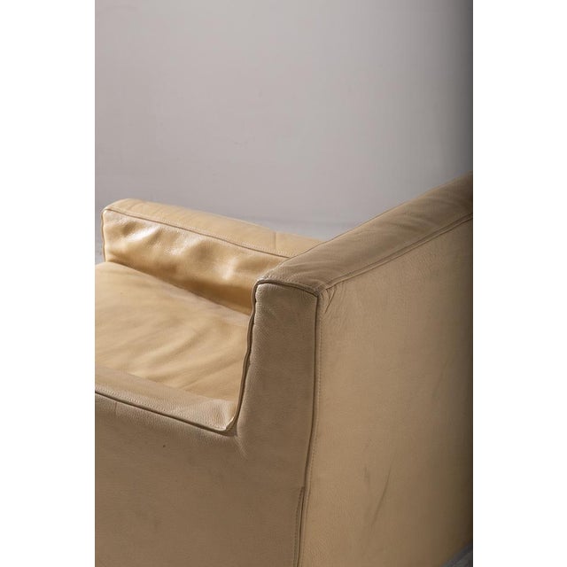 1970s Leather Armchair attributed to Florence Knoll Bassett, 1970s For Sale - Image 5 of 7