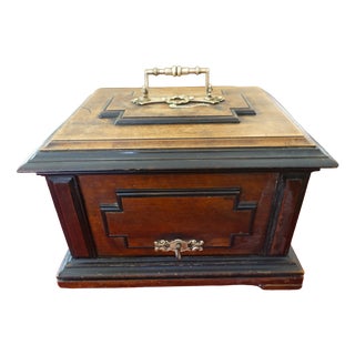 19th Century Cigar Humidor in Mahogany For Sale
