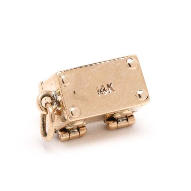 Modern Vintage Hope Chest Charm, 14k Yellow Gold, Chest Opens For Sale - Image 3 of 4