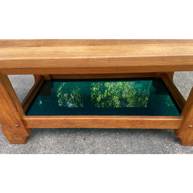 Mid-Century Modern Mid Century Coffee Table With Green Plexiglass Bottom Shelf For Sale - Image 3 of 10