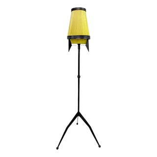 Brutalist Scoubidou Floor Lamp in Iron and Yellow Plastic, 1970s For Sale