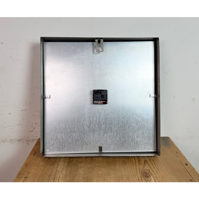 Large Grey Square Wall Clock from Pragotron, 1970s For Sale - Image 18 of 18
