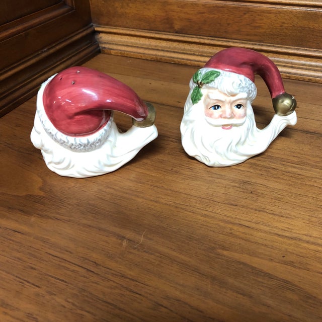 Fitz and Floyd old world traditional Santa Claus Christmas holiday salt and pepper shakers for table