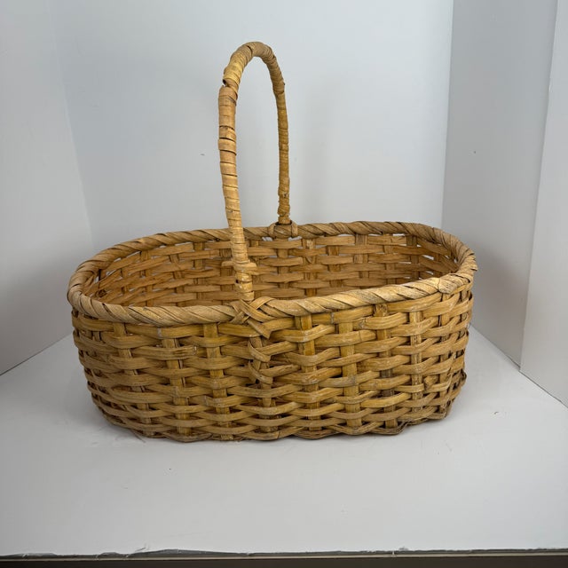 Early 20th Century Vintage Oval Split Wood Gathering Basket For Sale - Image 5 of 17
