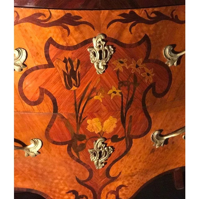 Louis XV French 18th-Century Commode For Sale - Image 3 of 8