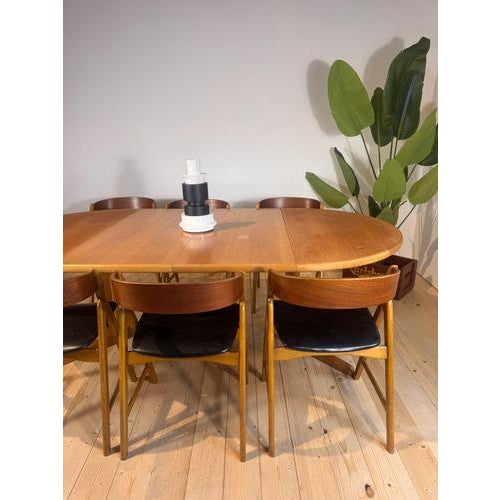 Vintage Round Teak Dining Table from Skovby Møbelfabrik, 1960s For Sale - Image 11 of 12