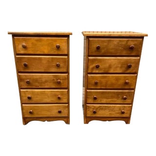 Pair of Vintage Early American Primitive Style Solid Tiger Maple Nightstands Small Chests For Sale