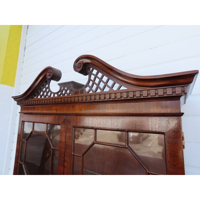 Late 20th Century Henredon Chippendale Tall Large Flame Mahogany Display China Cabinet 6470 For Sale - Image 5 of 18