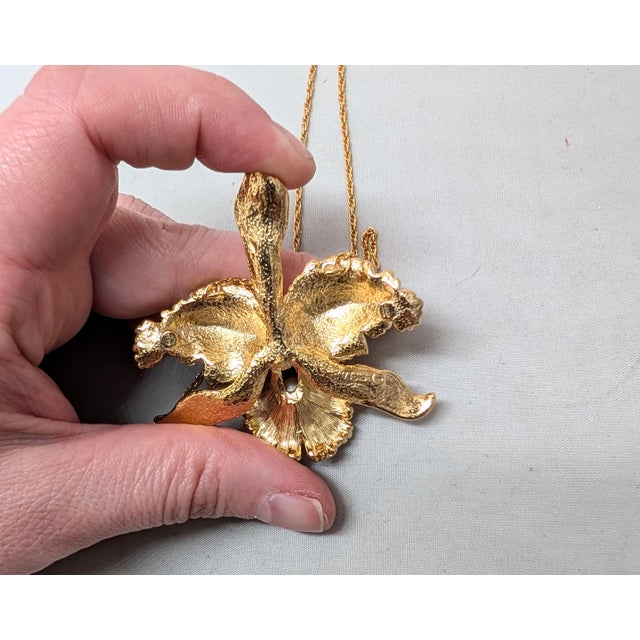 Vintage 1964 Signed Napier Goldtone & Faux-Pearl Orchid Pendant Necklace For Sale - Image 11 of 11