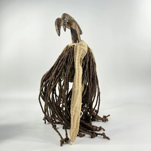Early 20th Century Early 20th Century Bwa Hat Burkina Faso MATTER COLLECTION For Sale - Image 5 of 9