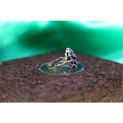 Gold and Silver Ring with Inlaid Zirconias and Flower-Shaped Reliefs For Sale - Image 6 of 10