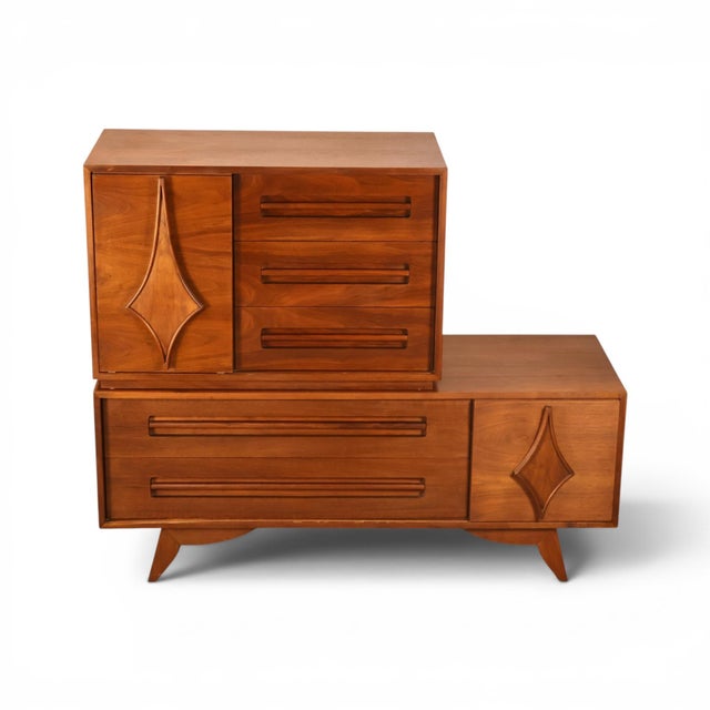 Specialty Woodcraft Sculpted Diamond Vintage Mid Century Modern Stacking Highboy Dresser C. 1960s, Attributed For Sale - Image 4 of 15