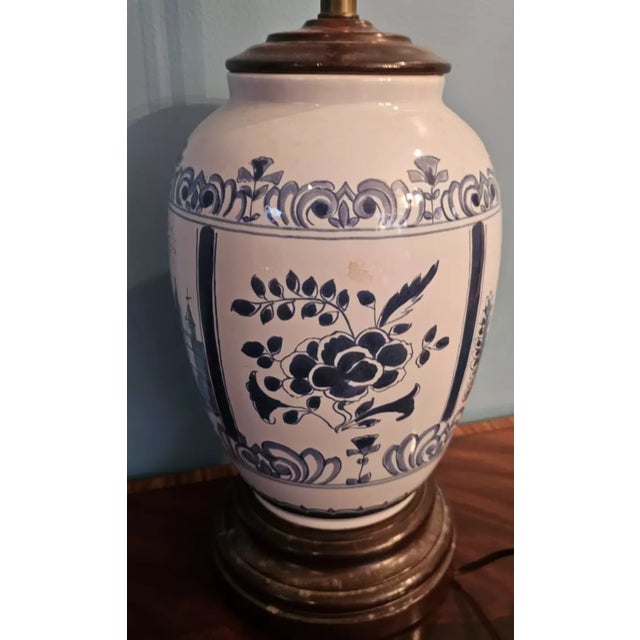 Late 20th Century Williamsburg Delft Large "London Jar" Vase Lamp Made by Oud in Holland L-6 For Sale In Cleveland - Image 6 of 7