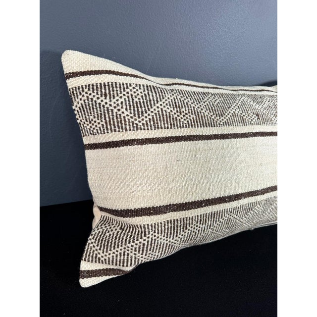 Contemporary Turkish Hemp Pillow Cushion Natural Beige Brown Pillow Cushion Cover 16" x 24" For Sale - Image 3 of 4