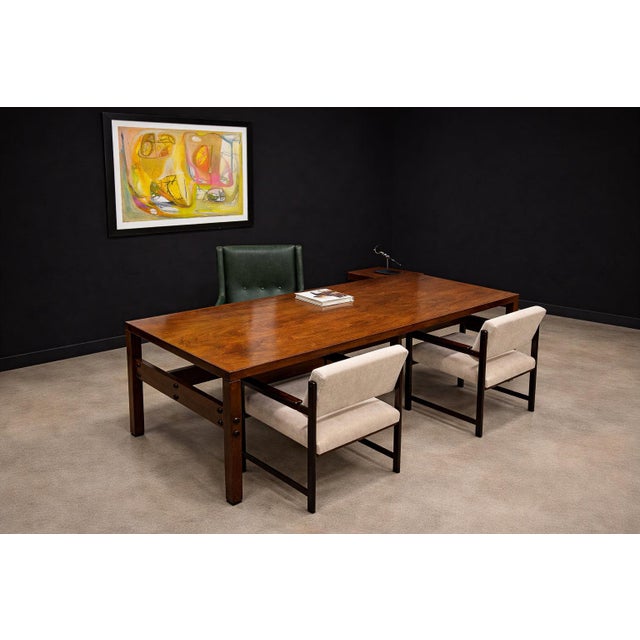Designed in the 1960s by Sergio Rodrigues, this desk exemplifies the designer’s ability to combine robust construction...