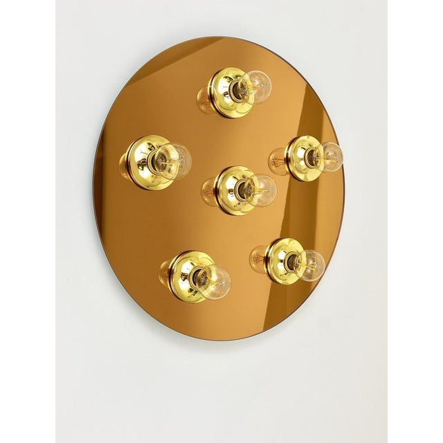 Italian Fontana Arte Style Gold Bronze Sconce in Mirrored Glass, 1970s For Sale - Image 10 of 18