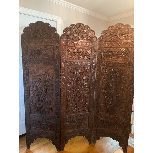Mid 20th Century Mid 20th Century Exquisite Indonesian Solid Teak Screen – Hand-Carved Dragons & Floral Motifs For Sale - Image 5 of 7