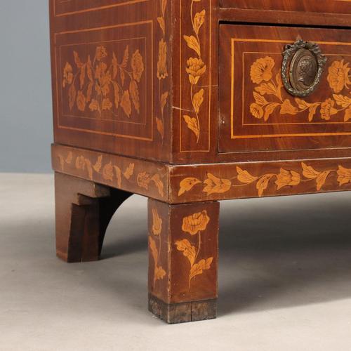 Dutch Bookcase in Mahogany For Sale - Image 10 of 13